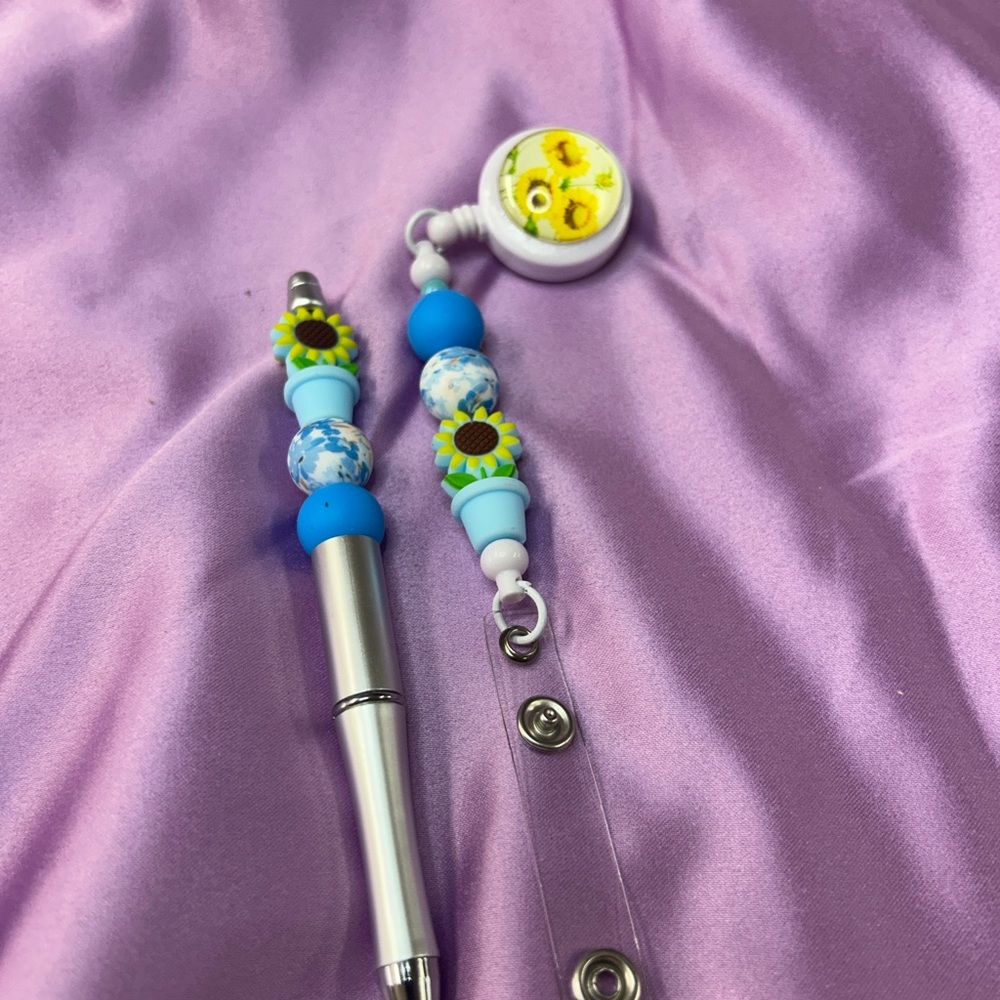 Sunflower Beaded Retractable Badge Reel set with Pen - Blue & Yellow